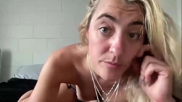 Image 4 of illicit_pleasure Stream on Chaturbate on 2 months ago