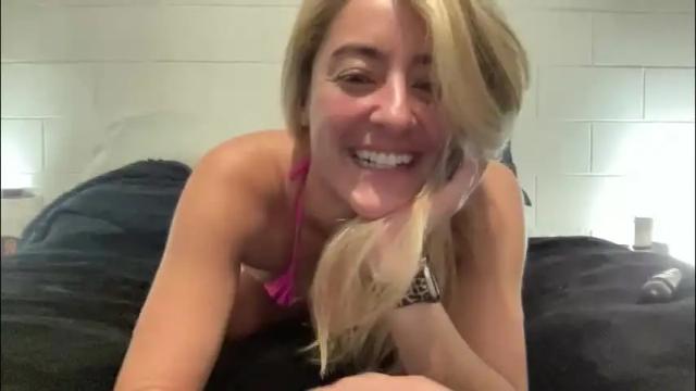 Image 4 of illicit_pleasure Stream on Chaturbate on 2 months ago