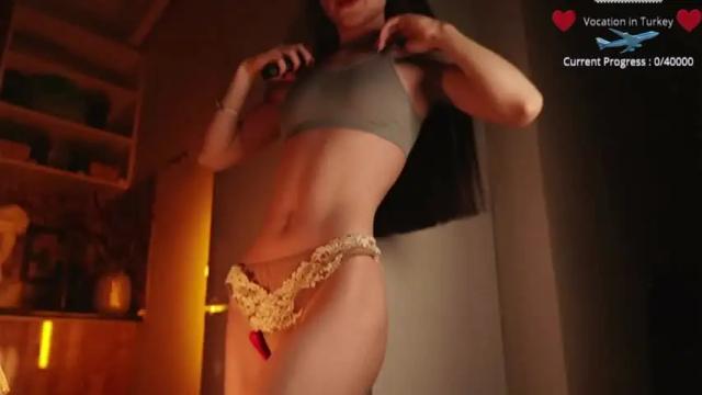 Image 3 of illona_harriss Stream on Chaturbate on 16 months ago