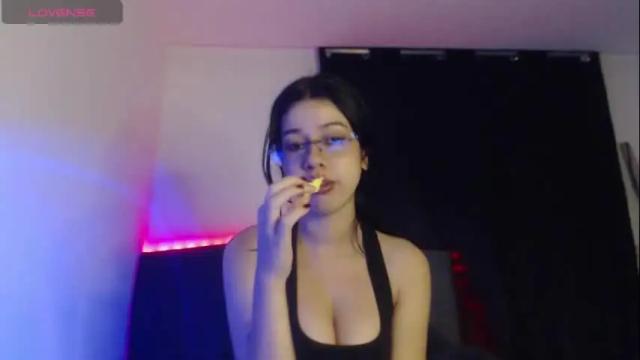Image 4 of ily_bea Stream on Chaturbate on 1 month ago