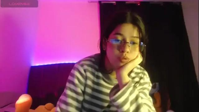 Image 3 of ily_bea Stream on Chaturbate on 15 days ago