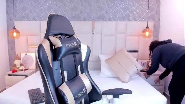 Image 3 of im_alaya Stream on Chaturbate on 24 days ago