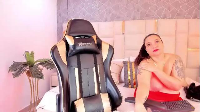 Image 12 of im_alaya Stream on Chaturbate on 9 days ago