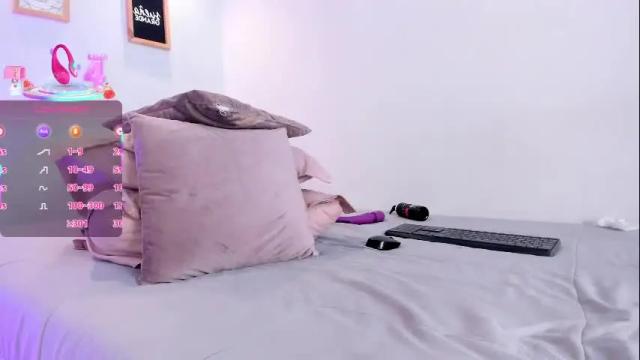 Image 12 of im_antonia Stream on Chaturbate on 22 days ago