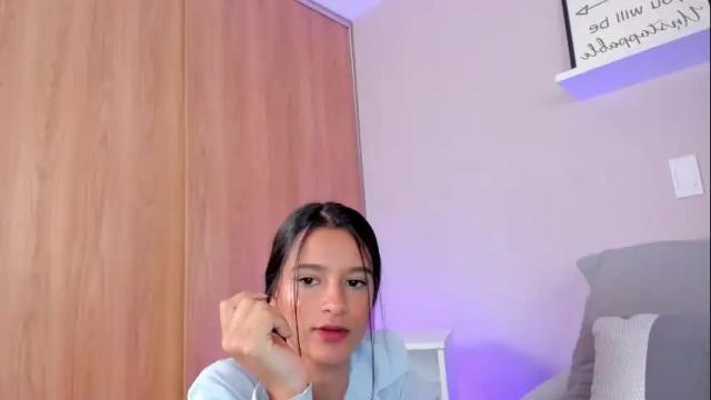Image 2 of im_elena Stream on Chaturbate on 1 month ago