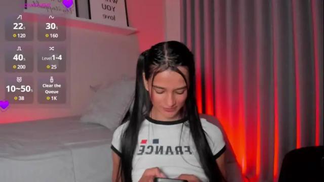 Image 3 of im_elena Stream on Chaturbate on 22 days ago