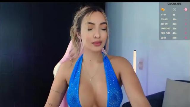 Image 2 of im_grecia Stream on Chaturbate on 2 months ago