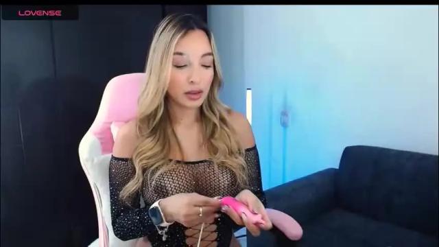 Image 4 of im_grecia Stream on Chaturbate on 12 days ago