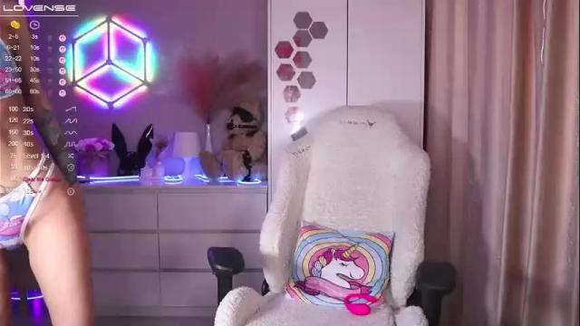Image 2 of im_kristina Stream on Chaturbate on 7 days ago