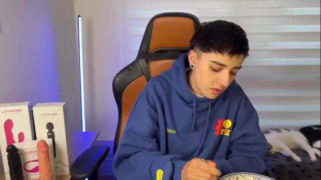 Image 2 of im_laia_ Stream on Chaturbate on 1 month ago