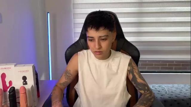 Image 3 of im_laia_ Stream on Chaturbate on 1 month ago