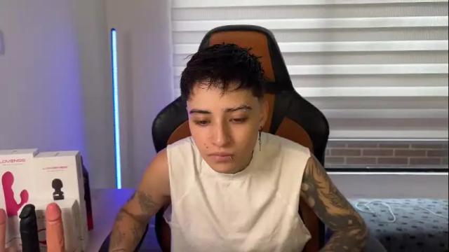 Image 4 of im_laia_ Stream on Chaturbate on 1 month ago