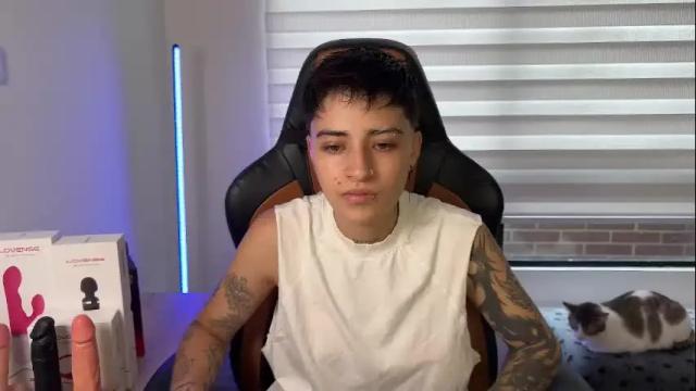 Image 6 of im_laia_ Stream on Chaturbate on 1 month ago