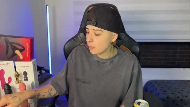 Image 2 of im_laia_ Stream on Chaturbate on 1 month ago