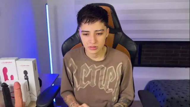 Image 2 of im_laia_ Stream on Chaturbate on 1 month ago