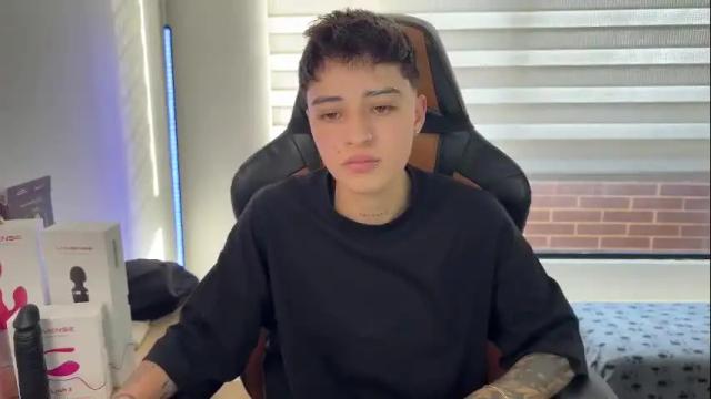 Image 3 of im_laia_ Stream on Chaturbate on 25 days ago