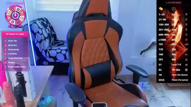 Image 3 of im_laia_ Stream on Chaturbate on 1 month ago