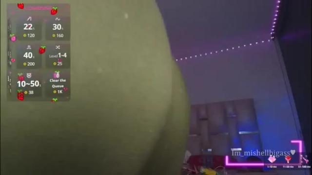 Image 11 of im_miabigass Stream on Chaturbate on 1 month ago