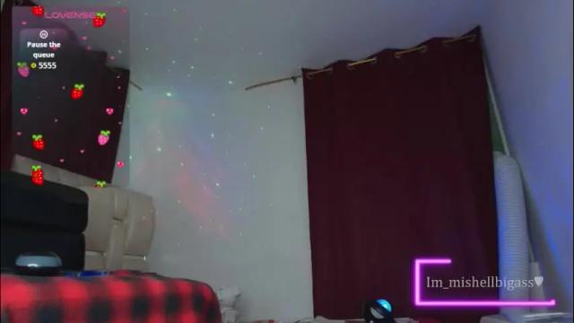 Image 3 of im_miabigass Stream on Chaturbate on 1 month ago