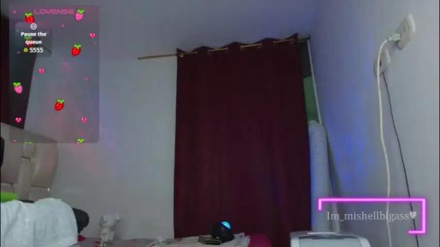 Image 2 of im_miabigass Stream on Chaturbate on 20 days ago
