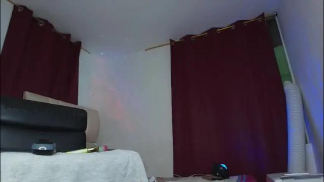 Image 2 of im_miabigass Stream on Chaturbate on 14 days ago