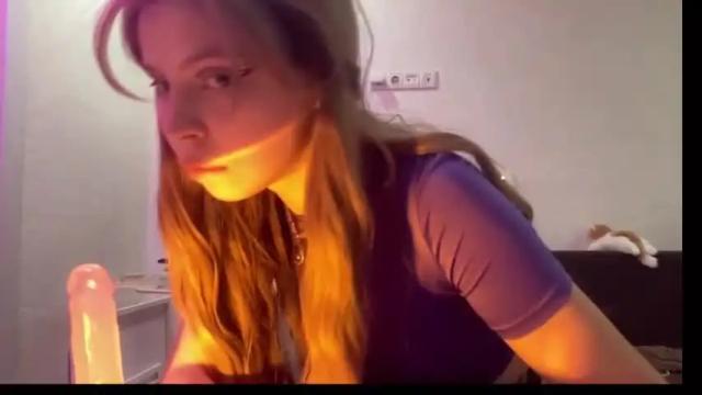 Image 3 of im_sunny_kitten Stream on Chaturbate on 19 months ago