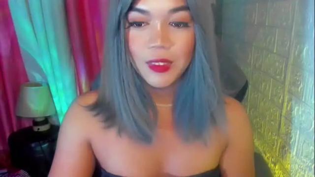 Image 10 of im_ur_hot_ella Stream on Chaturbate on 16 months ago