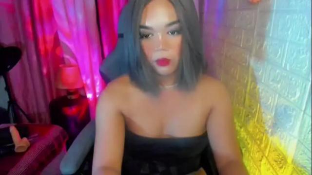 Image 10 of im_ur_hot_ella Stream on Chaturbate on 16 months ago