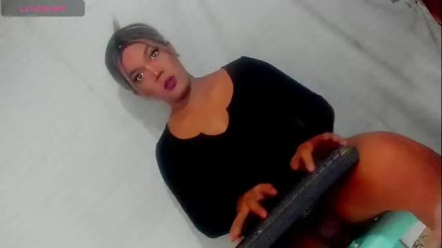 Image 11 of im_ur_hot_ella Stream on Chaturbate on 1 month ago