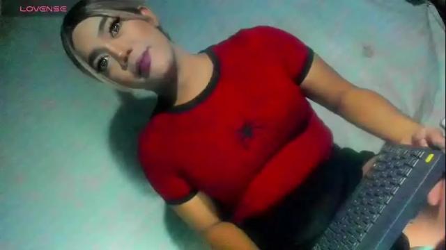 Image 3 of im_ur_hot_ella Stream on Chaturbate on 1 month ago