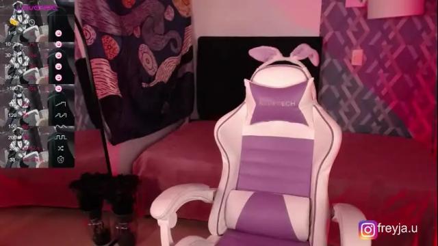 Image 10 of imfreyjau Stream on Chaturbate on 6 months ago