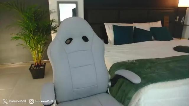 Image 10 of imlunadoll Stream on Chaturbate on 8 days ago
