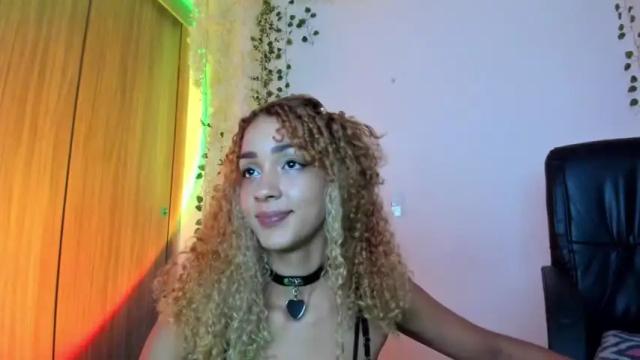 Image 8 of immia_rosse Stream on Chaturbate on 21 months ago