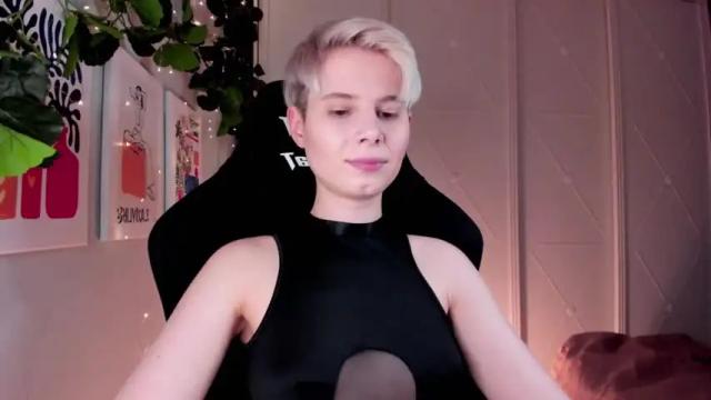 Image 8 of imnotmia Stream on Chaturbate on 15 months ago