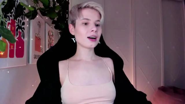 Image 4 of imnotmia Stream on Chaturbate on 15 months ago