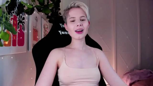 Image 8 of imnotmia Stream on Chaturbate on 15 months ago