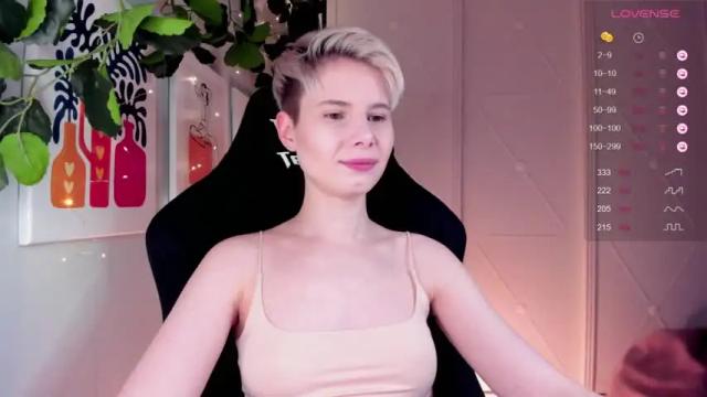 Image 3 of imnotmia Stream on Chaturbate on 14 months ago