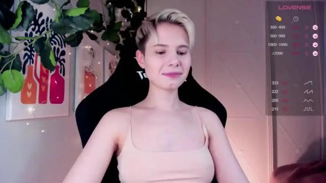 Image 10 of imnotmia Stream on Chaturbate on 13 months ago