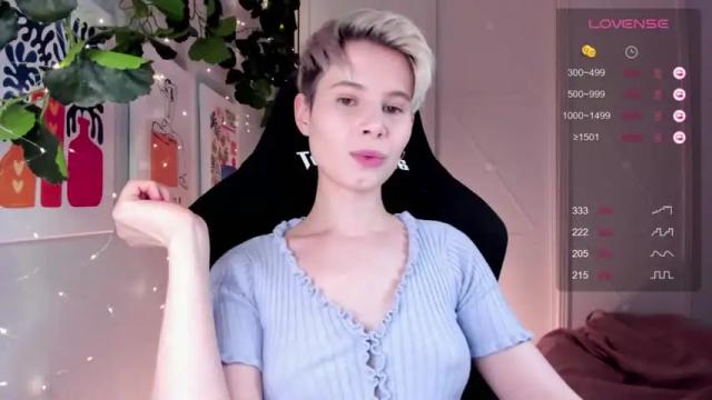 Image 7 of imnotmia Stream on Chaturbate on 13 months ago