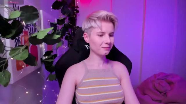 Image 3 of imnotmia Stream on Chaturbate on 12 months ago