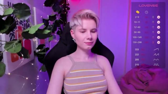 Image 6 of imnotmia Stream on Chaturbate on 12 months ago