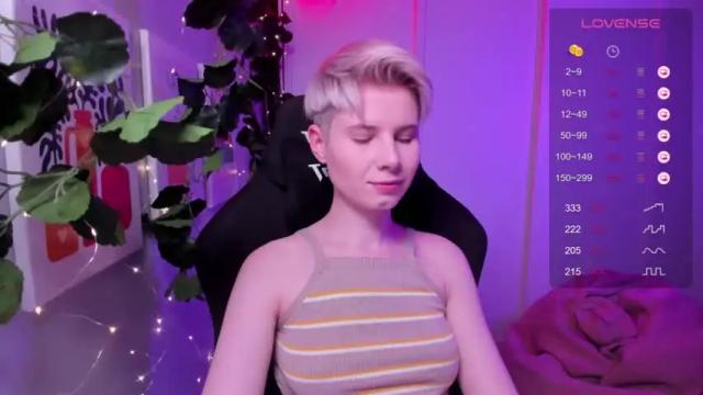 Image 8 of imnotmia Stream on Chaturbate on 12 months ago