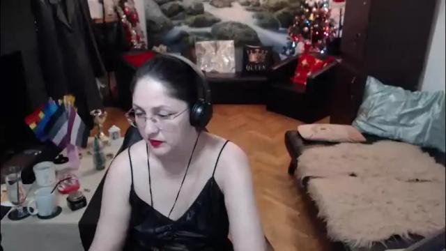 Image 2 of imperatrizasado Stream on Chaturbate on 1 month ago