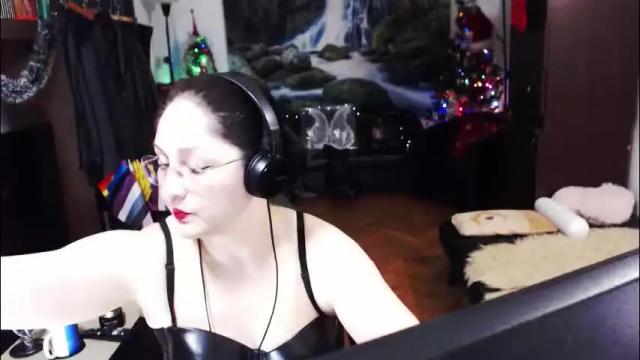 Image 3 of imperatrizasado Stream on Chaturbate on 26 days ago