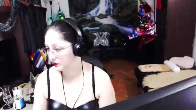 Image 4 of imperatrizasado Stream on Chaturbate on 26 days ago