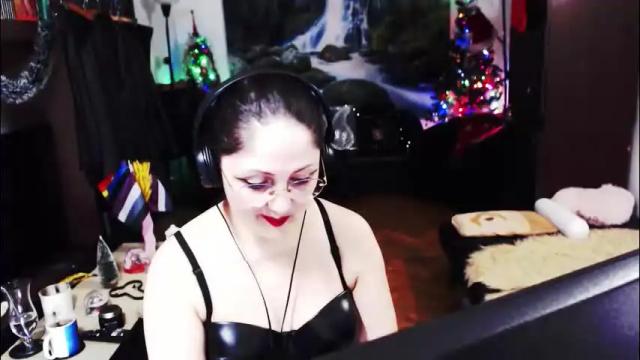 Image 8 of imperatrizasado Stream on Chaturbate on 26 days ago
