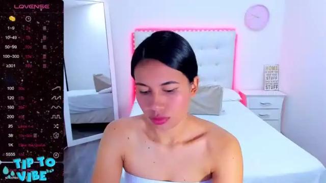 Image 12 of indian_dreams18 Stream on Chaturbate on 19 months ago