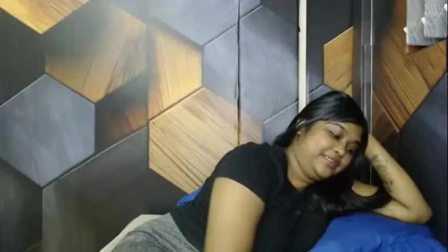 Image 6 of indian_rimmelx Stream on Chaturbate on 1 month ago