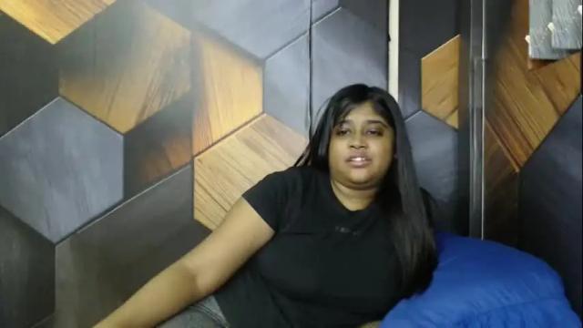 Image 8 of indian_rimmelx Stream on Chaturbate on 1 month ago