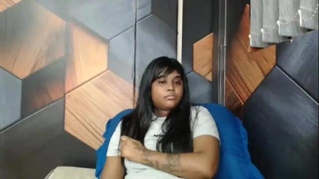 Image 12 of indian_rimmelx Stream on Chaturbate on 29 days ago